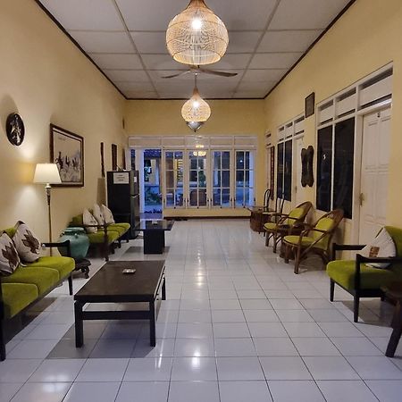 Banana Homestay Prawirodirjan Yogyakarta Exterior photo